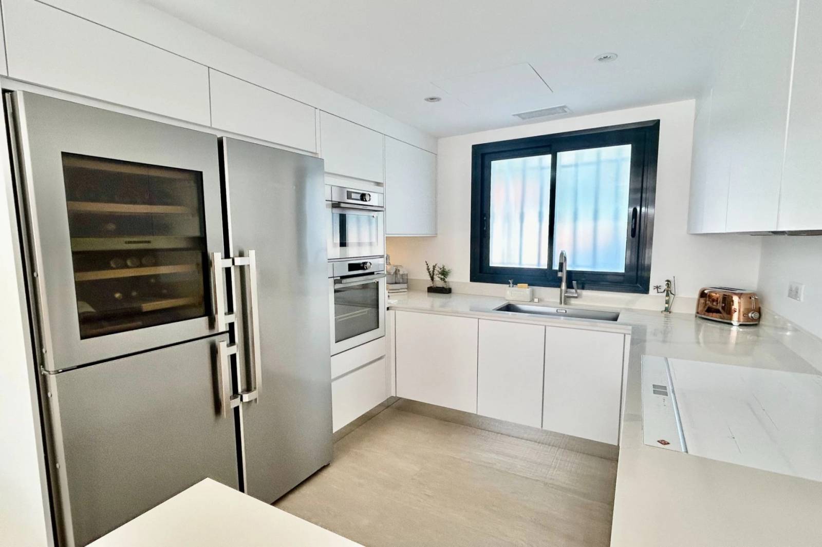 Triplex à vendre à Sainte Maxime au centre ville avec terrasse et garage – Image 5